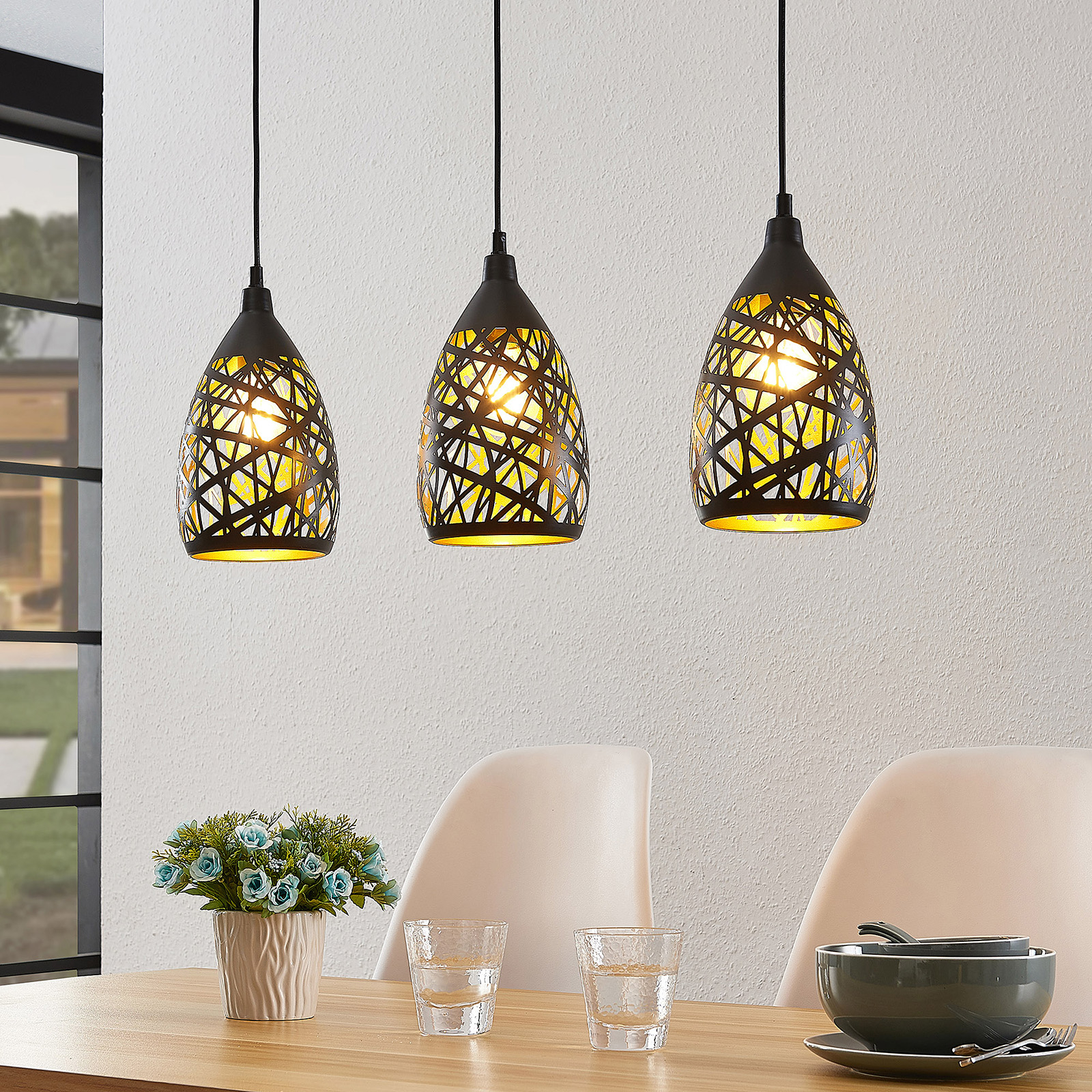 Lindby Marcello -riippuvalo, 3-lamp., musta-kulta Lindby Marcello -riippuvalo, 3-lamp., Musta-kulta -Lampan kauppa lindby marcello riippuvalo 3 lamp musta kulta