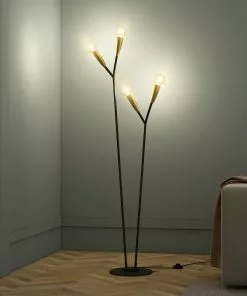 Lucande Carlea -lattiavalo, 4-lamp. Musta-messinki -Lampan kauppa lucande carlea lattiavalo 4 lamp musta messinki 8